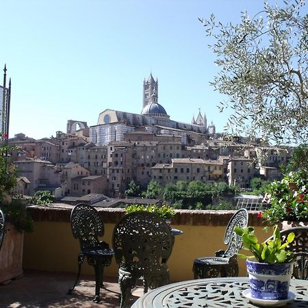 Residenza d'Epoca Campo Regio Relais Bed and Breakfast Siena Esterno foto