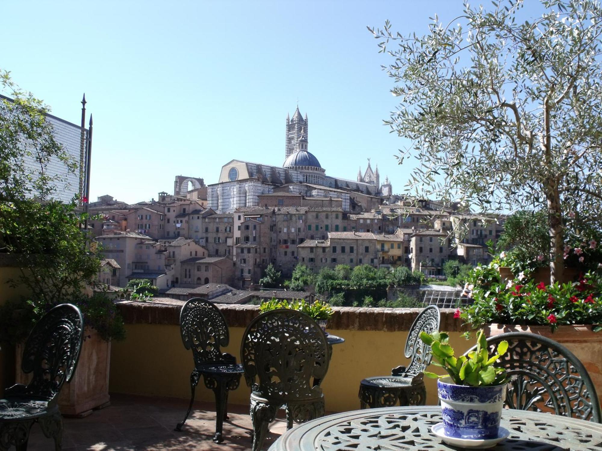 Residenza d'Epoca Campo Regio Relais Bed and Breakfast Siena Esterno foto