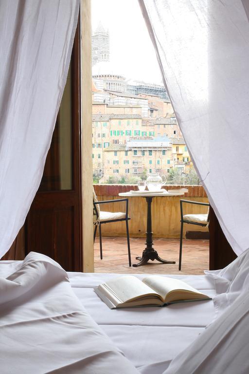 Bed and Breakfast Residenza d'Epoca Campo Regio Relais Siena Esterno foto