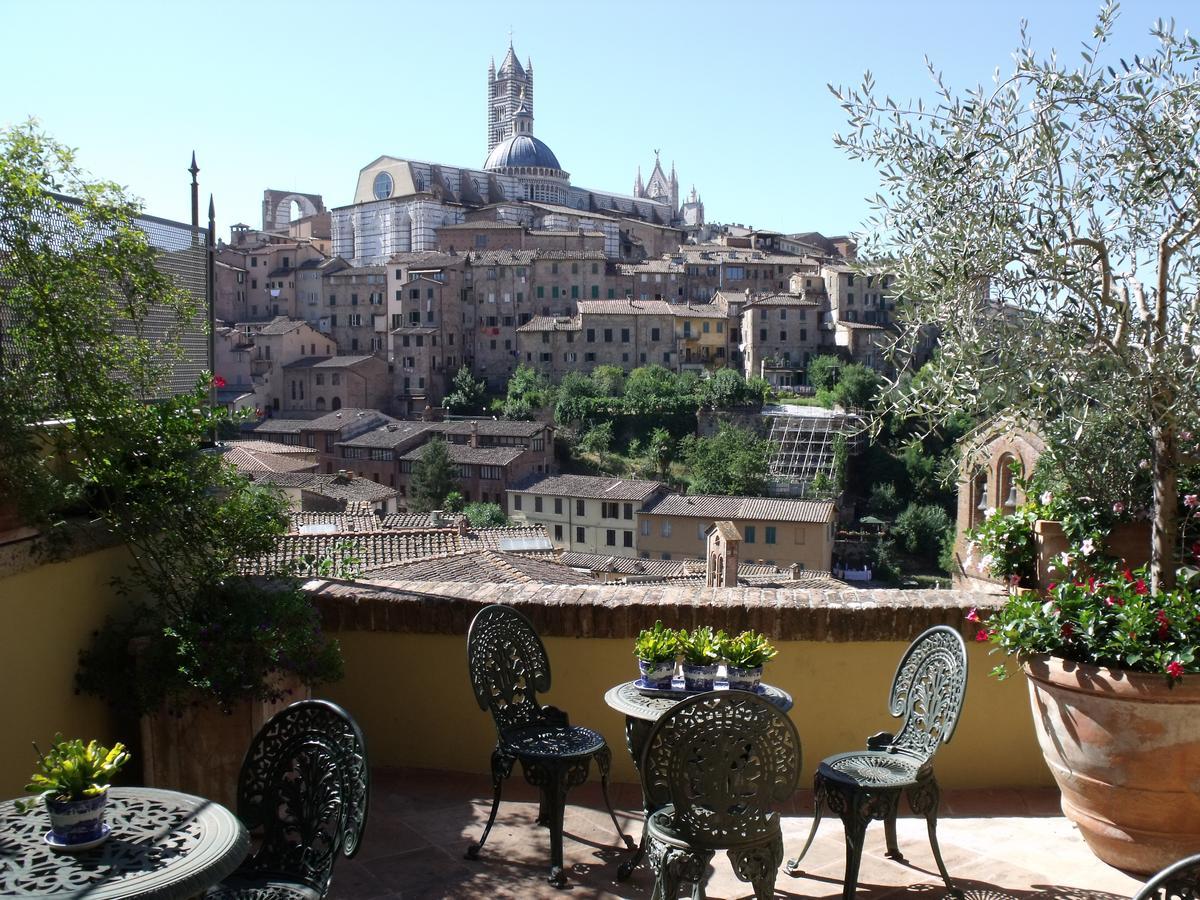 Residenza d'Epoca Campo Regio Relais Bed and Breakfast Siena Esterno foto